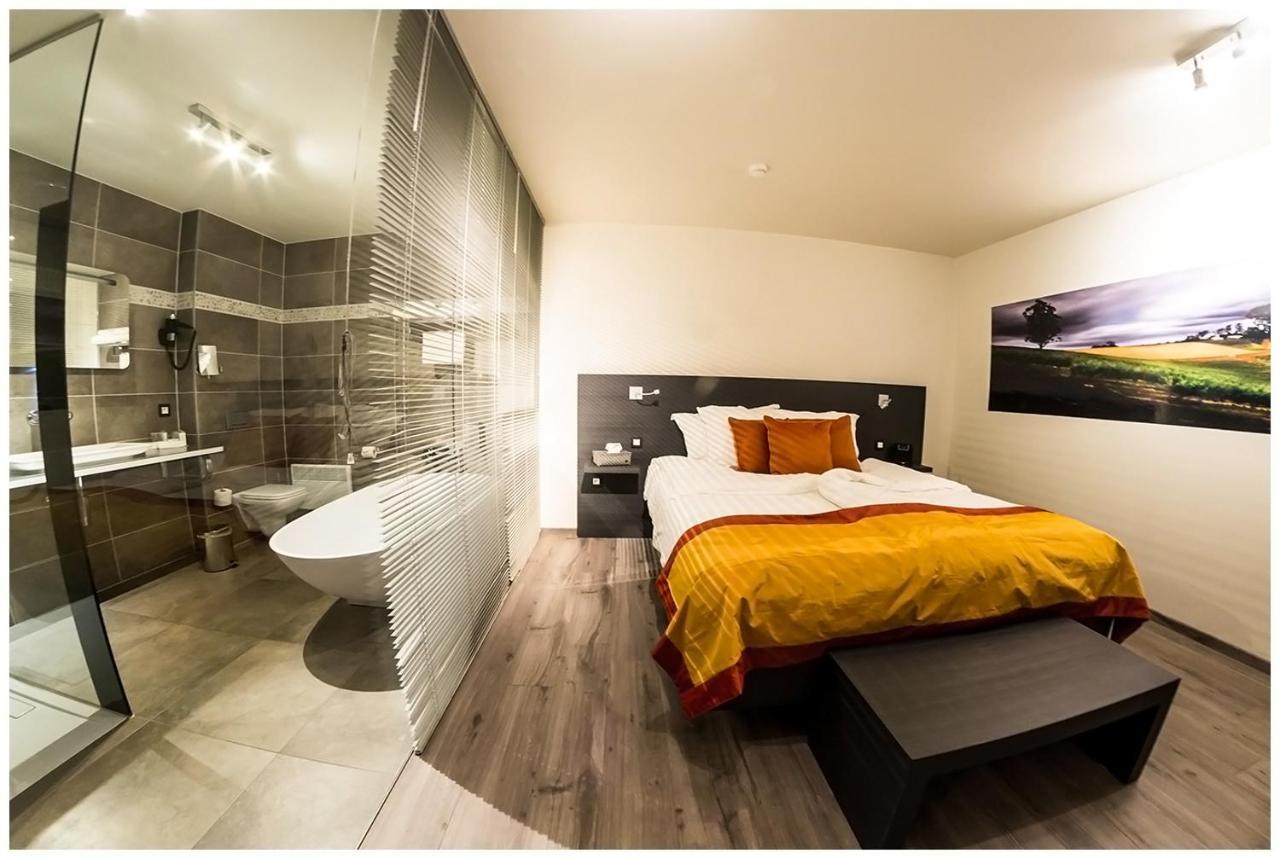 Abalona Hotel & Apartments Дендермонде Екстериор снимка