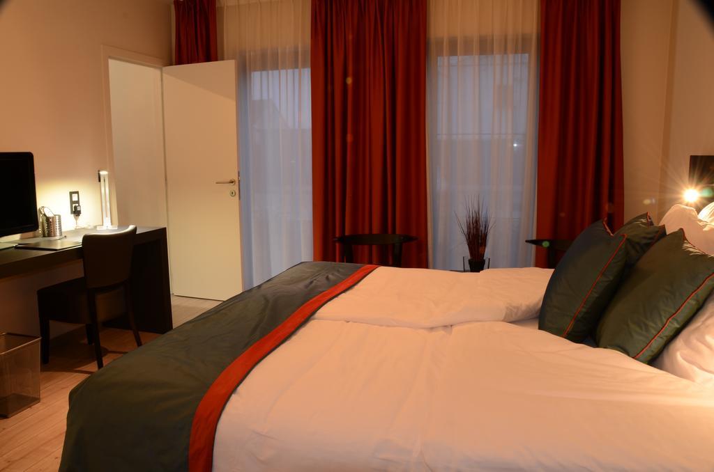Abalona Hotel & Apartments Дендермонде Стая снимка